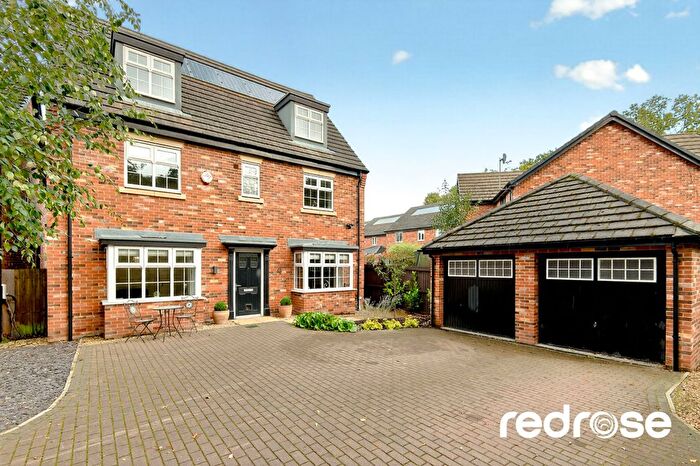 5 Bedroom Detached House For Sale In Tempest Close, Buckshaw Village, PR7