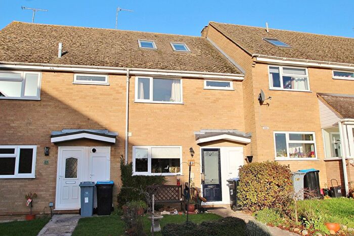 4 Bedroom Terraced House For Sale In Knott Oaks, Combe, OX29