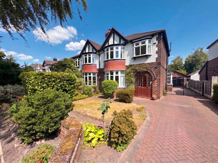 3 Bedroom Semi-Detached House For Sale In Boxgrove Road, Sale, M33
