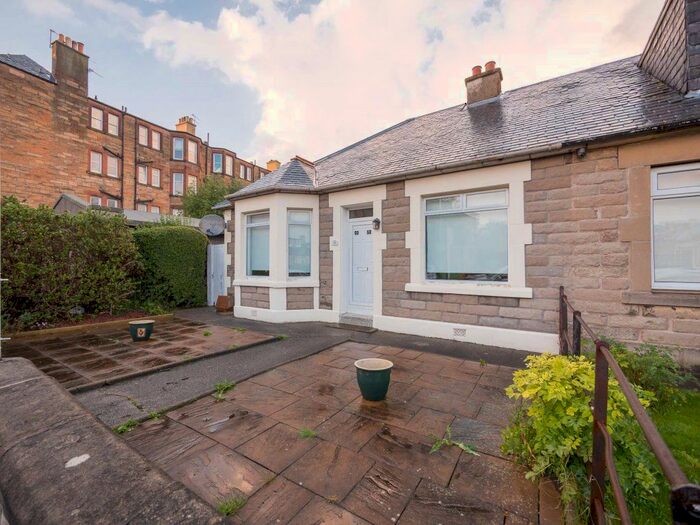 2 Bedroom Detached House To Rent In Baronscourt Road, Piershill EH8