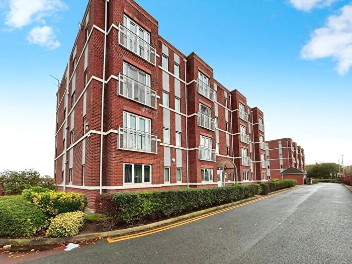 2 Bedroom Flat For Sale In The Locks, Forebay Drive, Irlam, M44