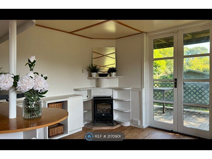 2 Bedroom Mobile/park Home To Rent In Hawkes Farm, Braishfield, Romsey, SO51