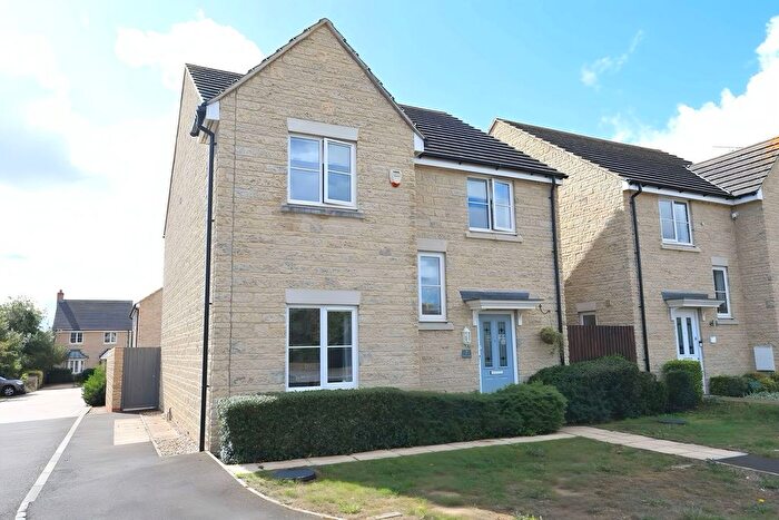 4 Bedroom Detached House For Sale In Rock Road, Carterton, OX18
