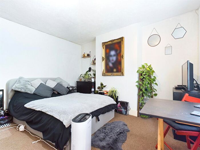 Apartment To Rent In New England Road, Brighton, East Sussex, BN1