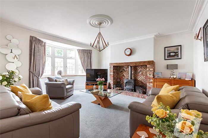 4 Bedroom Detached House For Sale In Winifred Avenue, Hornchurch, RM12