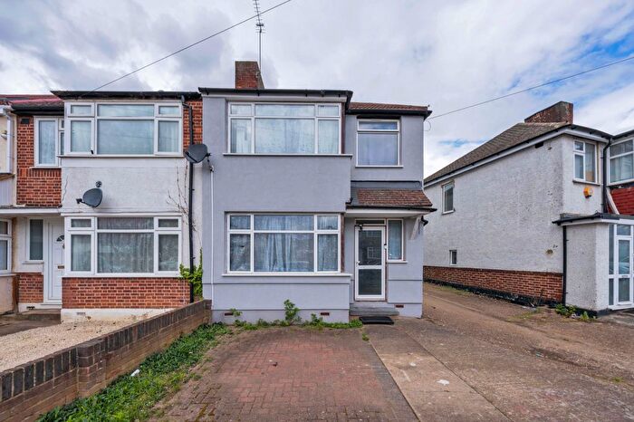 3 Bedroom Semi Detached House For Sale In Southall, UB2