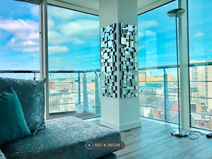 2 Bedroom Flat To Rent In Albion St, Leeds, LS2