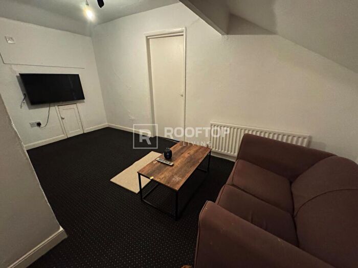 8 Bedroom House To Rent In Hyde Park Terrace, Leeds, LS6