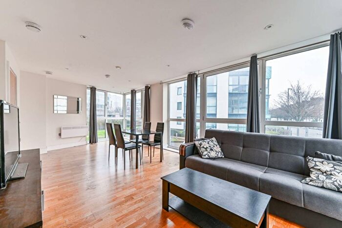 2 Bedroom Flat To Rent In Drayton Park, Arsenal, London, N5