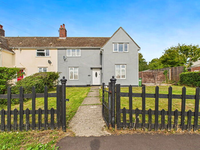 3 Bedroom Semi-Detached House For Sale In Lyons Hall Road, Braintree, CM7