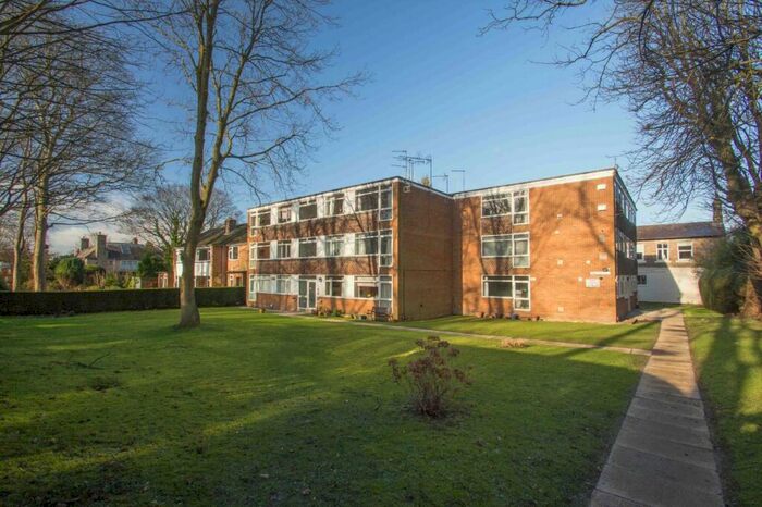 2 Bedroom Flat To Rent In Moorbank Court, Shire Oak Road, Headingley, Leeds, LS6