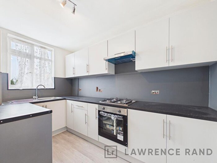 3 Bedroom Flat To Rent In Victoria Road, Ruislip, HA4