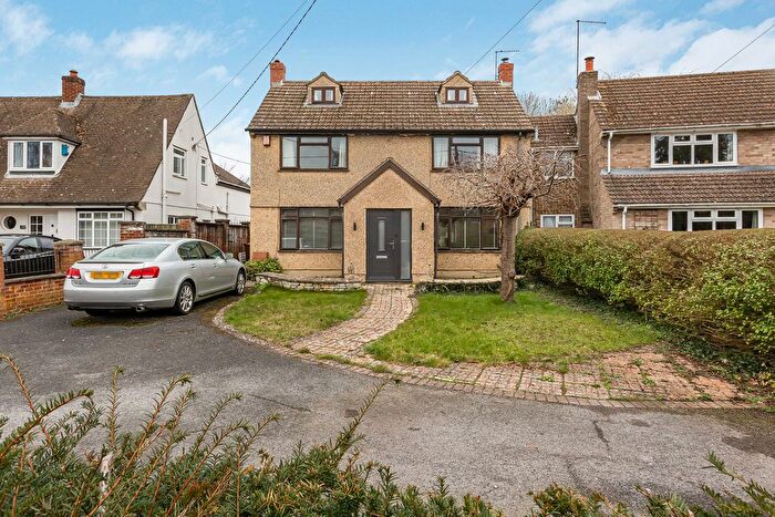 4 Bedroom Detached House For Sale In Mill Street, Kidlington, OX5