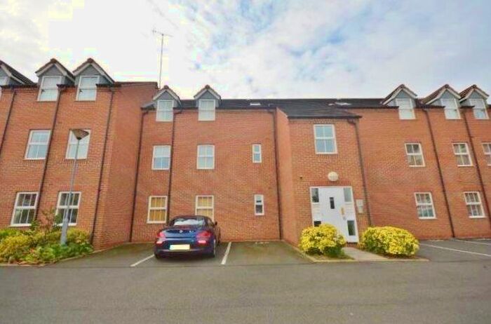 2 Bedroom Flat To Rent In Stokesay Walk, West Bridgford, Nottingham, Nottinghamshire, NG2