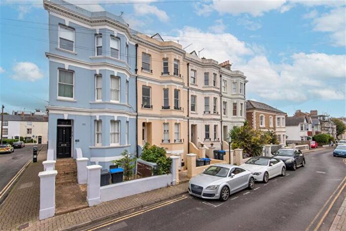 1 Bedroom Flat For Sale In Grafton Road, Worthing, BN11