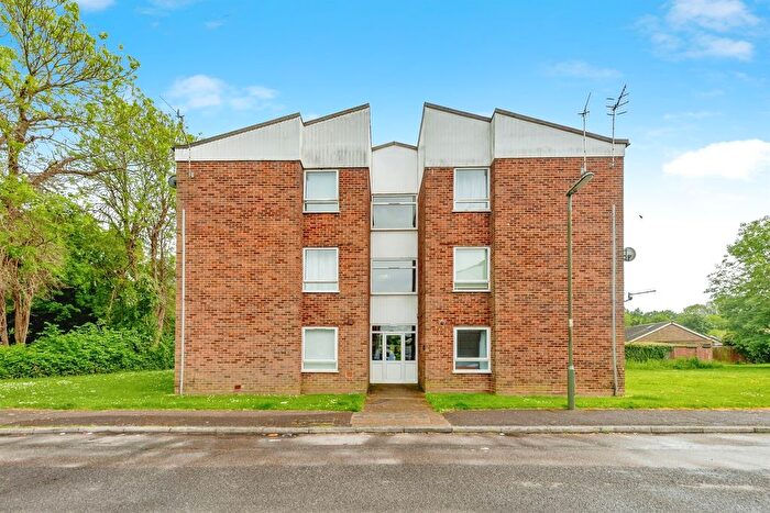 1 Bedroom Flat For Sale In Longbridge Road, Horley, RH6