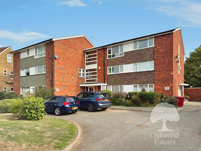 2 Bedroom Flat To Rent In Lansdowne Avenue, Slough, SL1