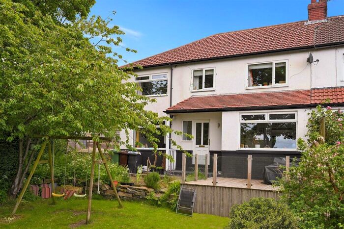 4 Bedroom Semi-Detached House To Rent In Carr Lane, Rawdon, Leeds, LS19