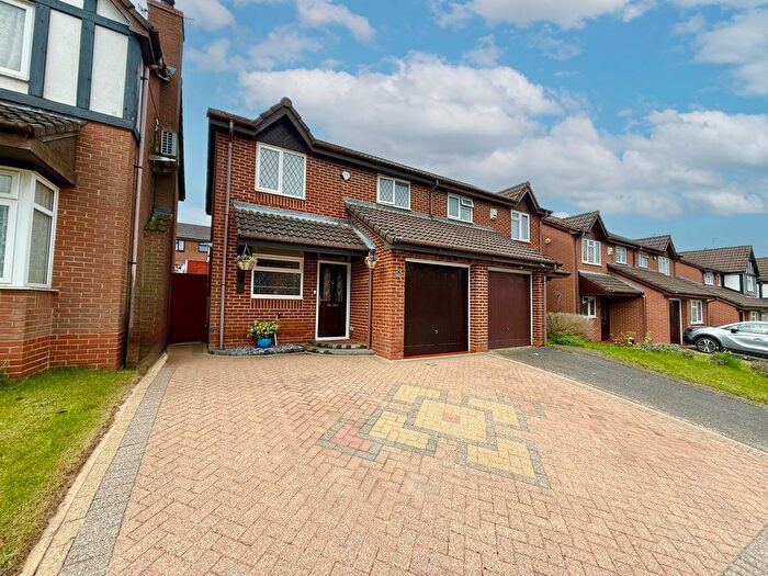 3 Bedroom Semi-Detached House For Sale In Tameton Close, Luton, LU2