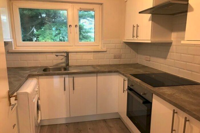 1 Bedroom Flat To Rent In Abercrombie Gardens, Southampton, SO16