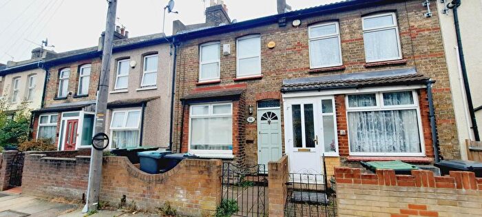 2 Bedroom Terraced House For Sale In Cecil Road, Gravesend, Kent, DA11
