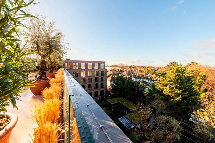 Studio To Rent In Dandi Brondesbury, Willesden Lane, London, NW2