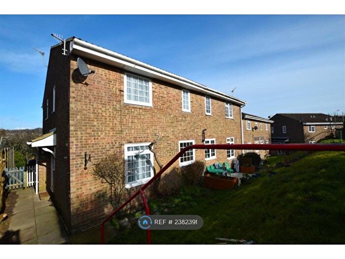2 Bedroom End Of Terrace House To Rent In Piltdown Close, Hastings, TN34