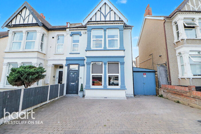 4 Bedroom Semi-Detached House For Sale In Honiton Road, Southend-On-Sea, SS1