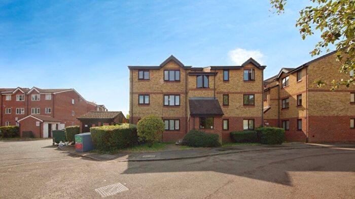 1 Bedroom Flat To Rent In Green Pond Close, Walthamstow, London, E17
