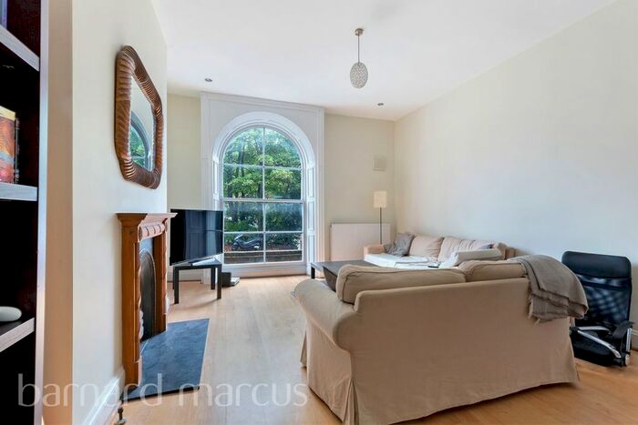 2 Bedroom Flat To Rent In Clapham Road, London, SW9
