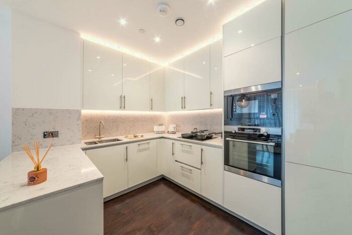 2 Bedroom Flat To Rent In Charles Clowes Walk, Nine Elms, London, SW11