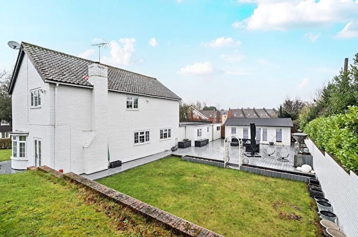 4 Bedroom Detached House For Sale In Church Place, Pulborough, RH20