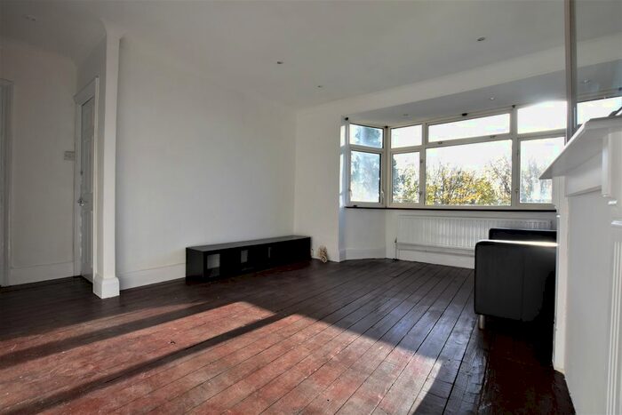 1 Bedroom Flat To Rent In Sherwood Park Avenue, Sidcup, DA15