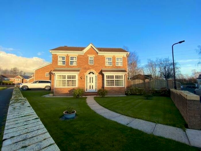 4 Bedroom House To Rent In Wood Fields, Bramley, Rotherham, S66