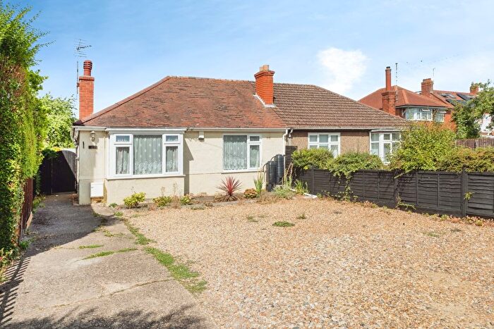 2 Bedroom Bungalow For Sale In Stratford Road, Roade, Northampton, Northamptonshire, NN7