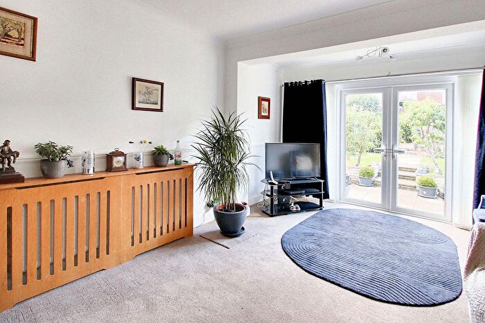 3 Bedroom Detached Bungalow For Sale In Addisons Close, Shirley, CR0