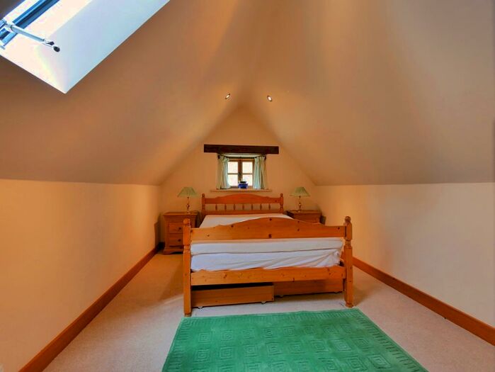 2 Bedroom Cottage To Rent In Calcot, Coln St Dennis, GL54