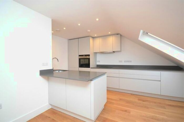 1 Bedroom Flat To Rent In Old Lodge Place, St Margarets, Twickenham, TW1