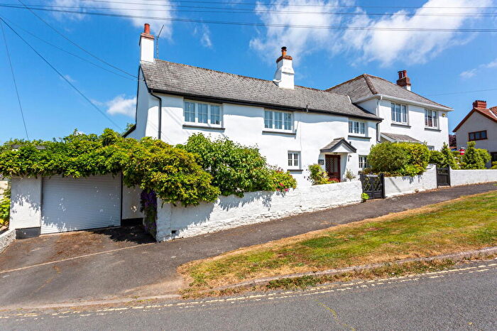 4 Bedroom Cottage For Sale In Beards Road, Fremington, Barnstaple, North Devon, EX31
