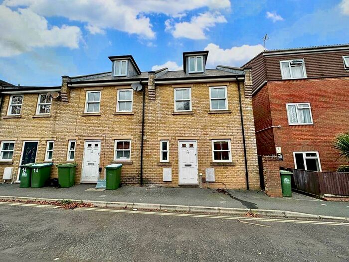 3 Bedroom End Of Terrace House To Rent In Mordaunt Road, Southampton, SO14