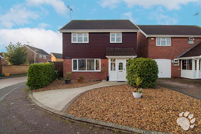 4 Bedroom Detached House For Sale In Coppens Green, Wick Meadows, SS12