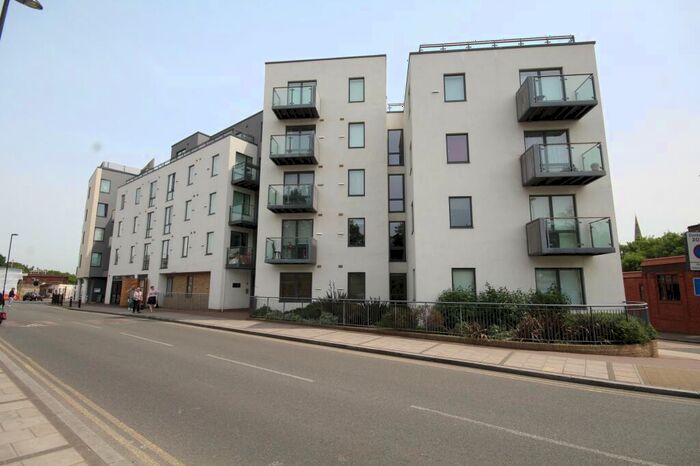 2 Bedroom Apartment To Rent In Perry Vale, Forest Hill, SE23