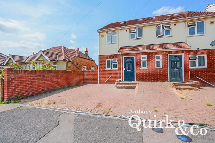 3 Bedroom Semi-Detached House For Sale In South Street, Rainham, RM13