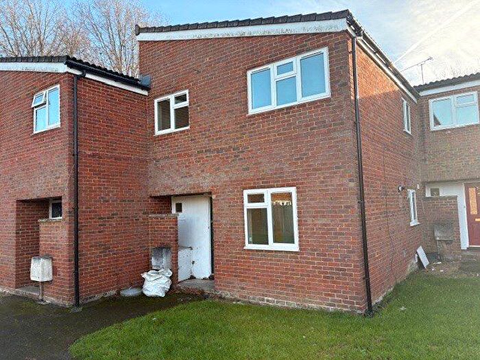 3 Bedroom Terraced House To Rent In Kelvin Close, Arborfield, Reading, RG2