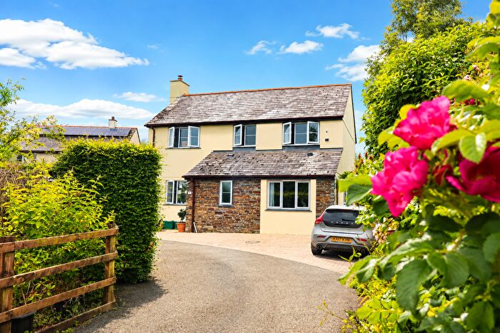 4 Bedroom Detached House For Sale In Lewdown, Okehampton, EX20