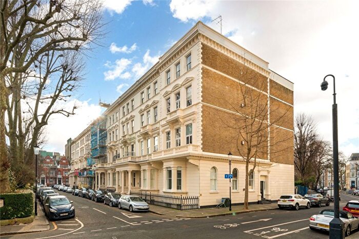 3 Bedroom Flat To Rent In Earl's Court Square, London, SW5