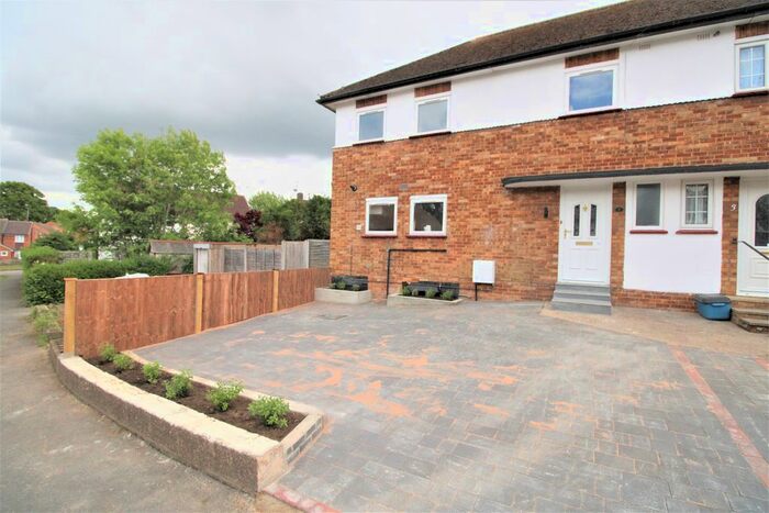 3 Bedroom Semi-Detached House To Rent In Shillitoe Avenue, Potters Bar, EN6