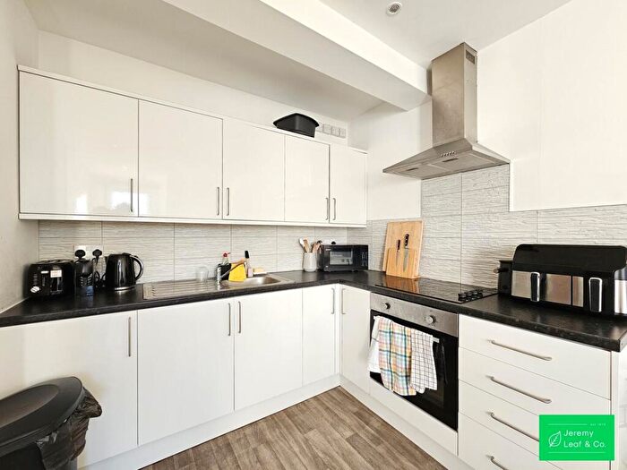 2 Bedroom Apartment To Rent In High Road, East Finchley, N2