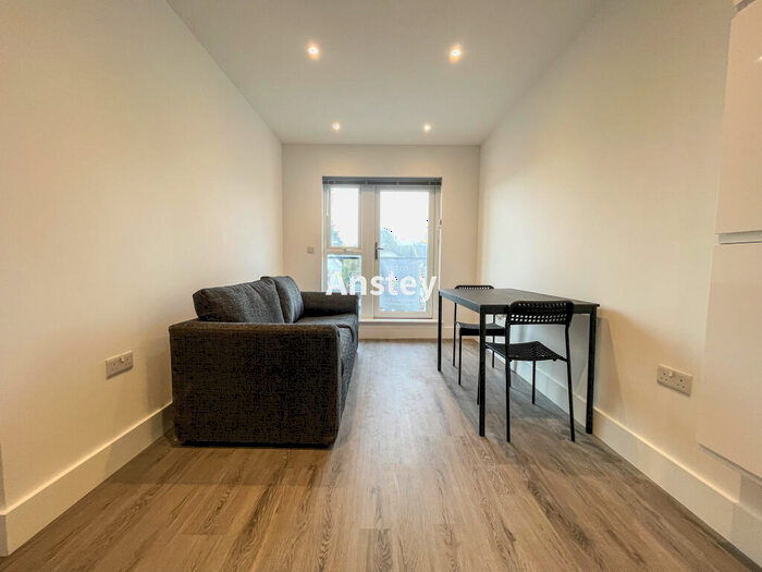 2 Bedroom Flat To Rent In Portswood Road, Southampton, SO17