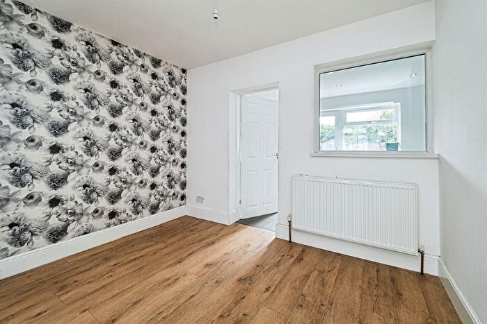 3 Bedroom Terraced House For Sale In Severn Street, Hull, HU8